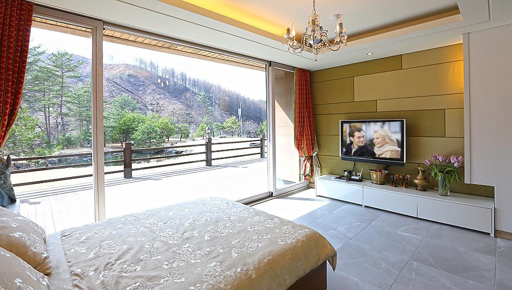 Hugel Heim Pension Pyeongchang Eksteriør billede